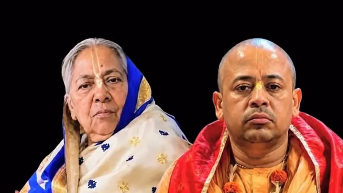 ছেলেকে দেখার ইচ্ছা বুকে চেপে চলে গেলেন চিন্ময়কৃষ্ণের মা: প্যারোলে মুক্তি নিয়ে আলোচনা